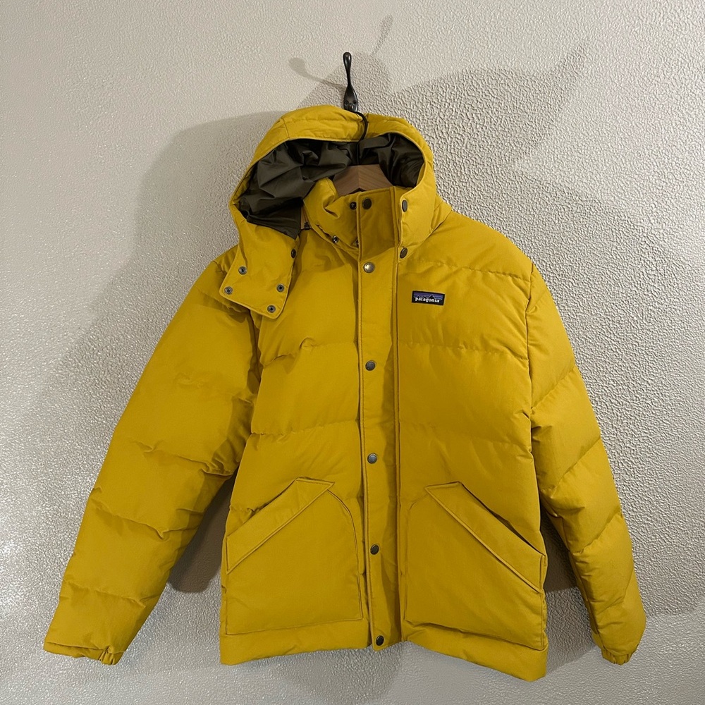 Patagonia men’s jacket Medium NWT
